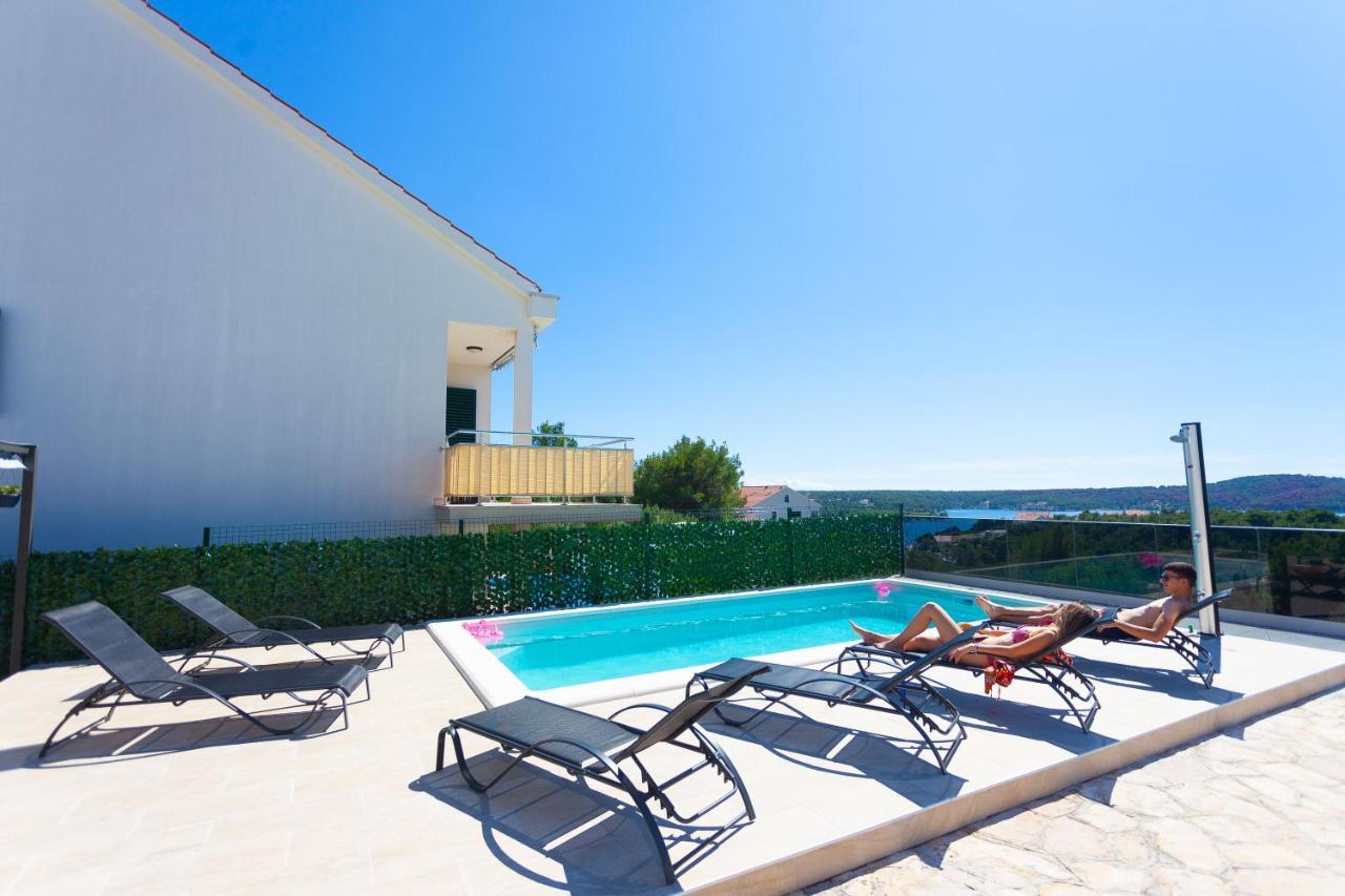 Apartment Jerry With Private Pool Milna  Exterior foto